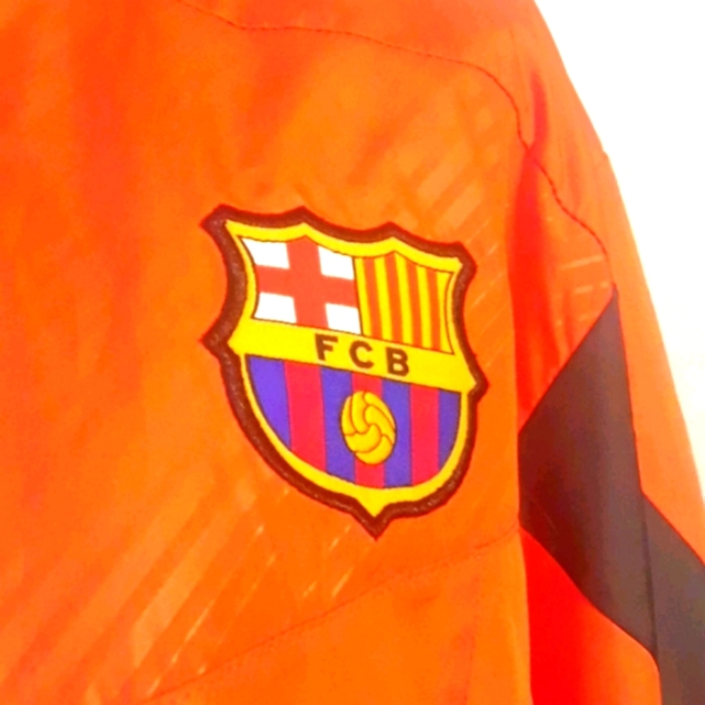 FCB Light Weight Jacket - Picture 2 of 11